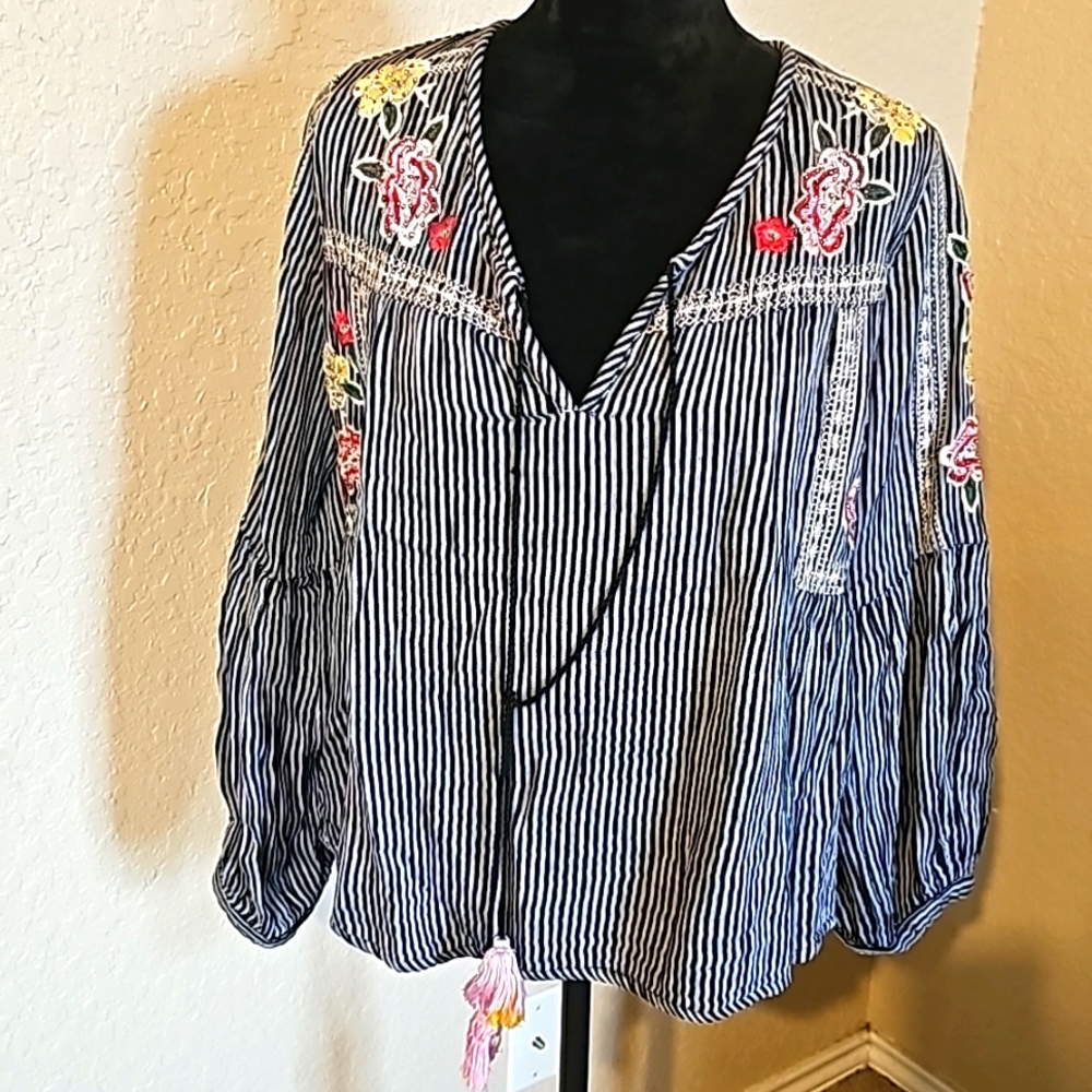 100% cotton Nostalgia floral‎ patch blouse